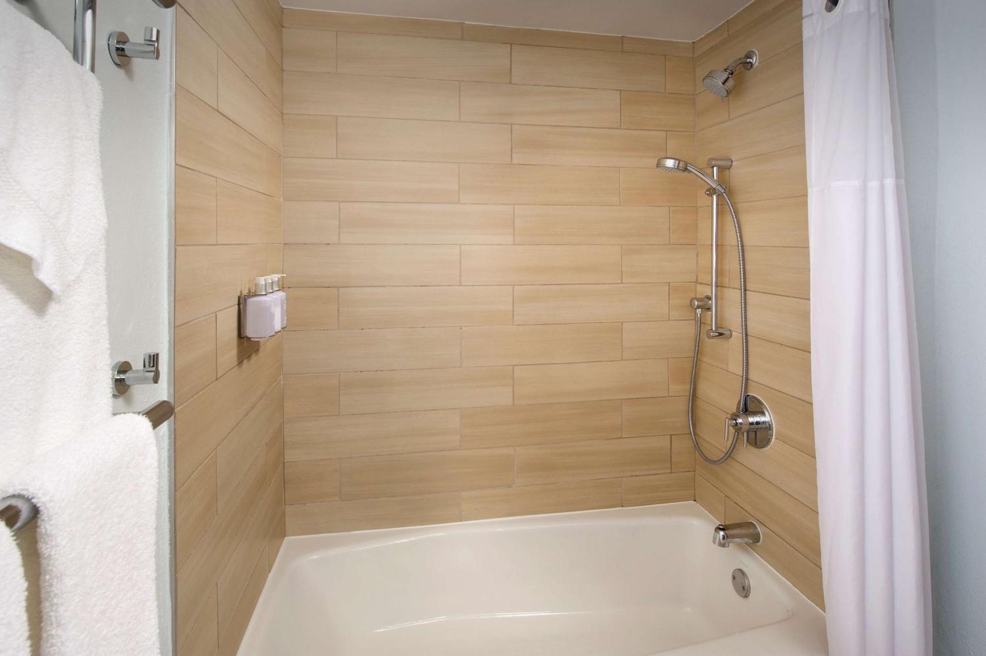 Western Beachside Hotel 3*